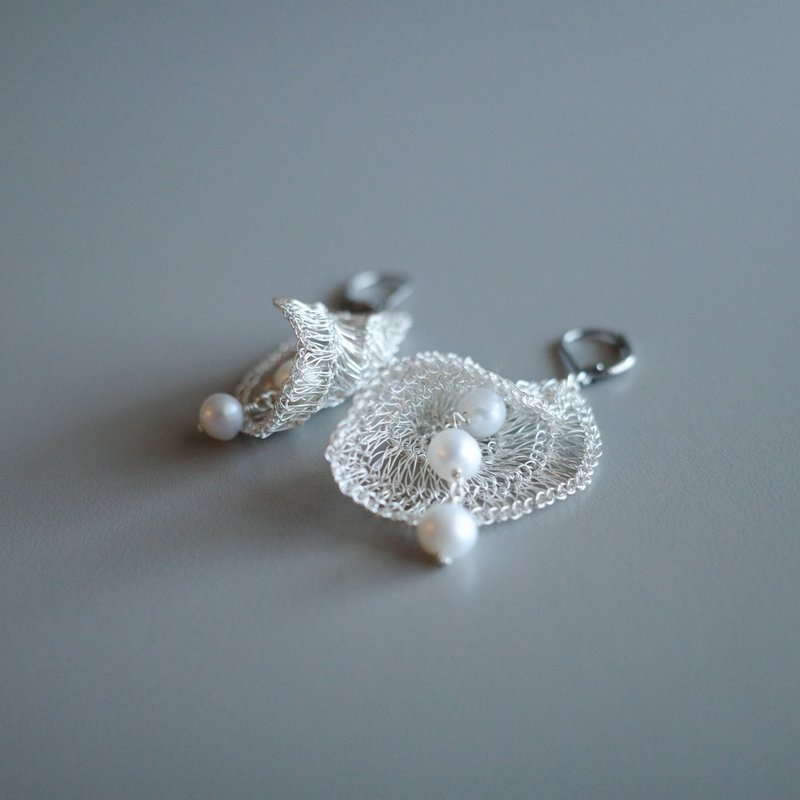 Pearl Cascade　耳環　Silver - 耳環/耳夾/耳骨夾 - 珍珠 銀色