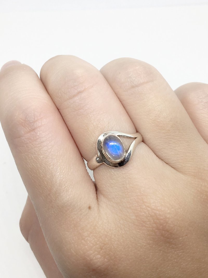 月光石925純銀簍空曲線戒指 尼泊爾手工鑲嵌製作 - 戒指 - 寶石 藍色