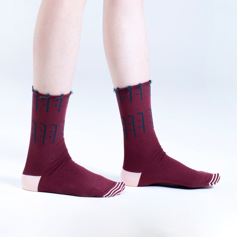 Feather 1:1 socks - ถุงเท้า - วัสดุอื่นๆ สีแดง