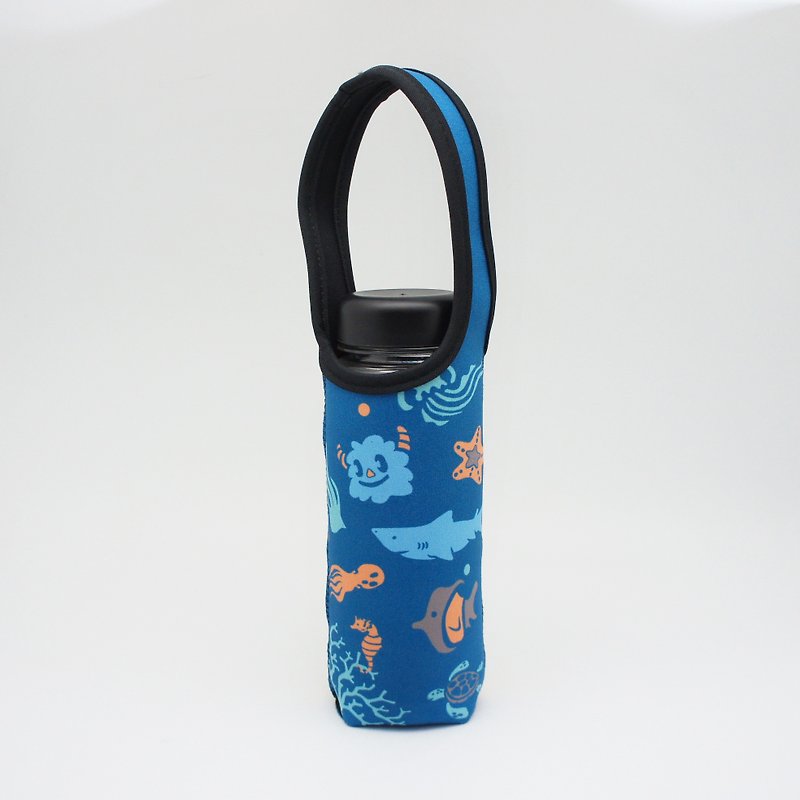 BLR 提把 保溫瓶套 一天一怪獸 聯名款 海底世界 水壺袋 TC31 - 飲料提袋/杯袋/杯套 - 聚酯纖維 藍色