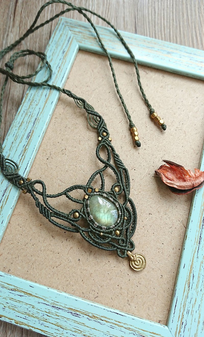 Misssheep N61 - Labradorite Macrame Necklace, Bohemian jewelry, handmade jewelry - Chokers - Other Materials Green