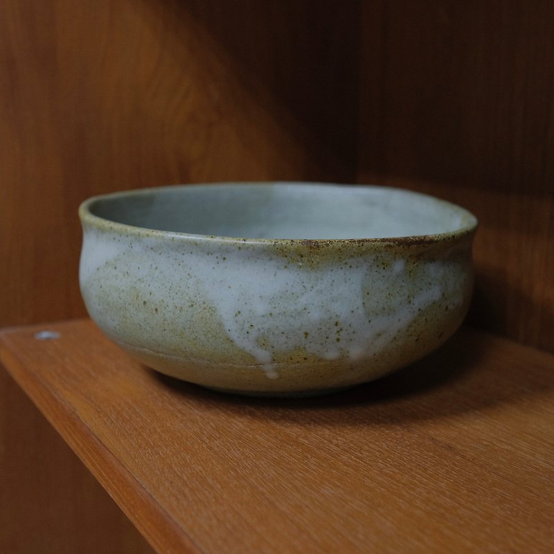 large round bowl - ถ้วยชาม - ดินเผา สีเขียว