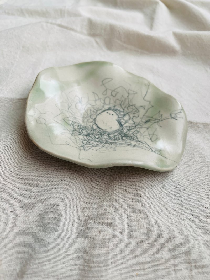 千の糸のシジュウカラ 手描き陶器 17.5 x 16.4 x 3.7 cm - 皿・プレート - 陶器 