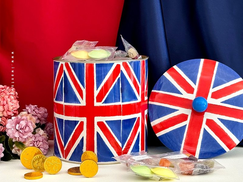【英國糖果屋】新年獻禮 蛇來呷甜- 艾瑪英倫米字旗糖果圓筒 - 零食/點心 - 其他材質 紅色
