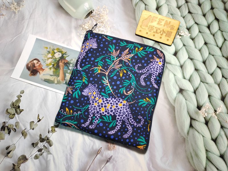 英國限量布黑底紫點花豹款L型拉鍊袋-電子書保護套-kobo 7.8吋袋 - 手機殼/手機套 - 棉．麻 