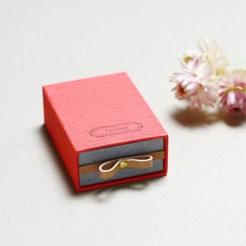 Pacotomy Passion // Red ) Sliding Box Leather ribbon 気持ちを伝える小さな箱
