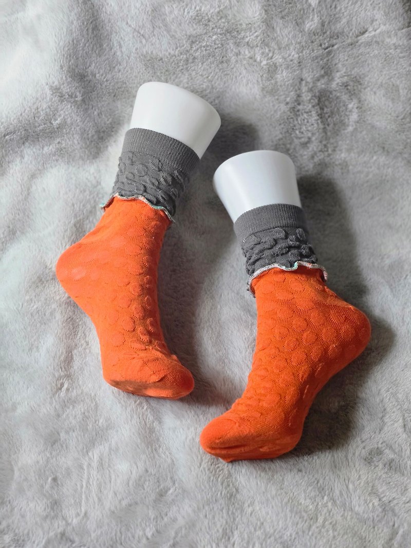 オレンジ×グレー　カラフルメロウソックス 派手靴下 個性的 22.5〜25 女性靴下 socks - 襪子 - 其他材質 橘色