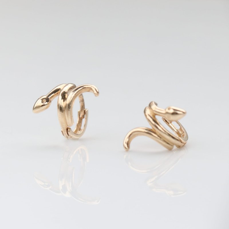 Pure 14K gold snake earrings (inner diameter 6 mm) (single) do not need to be removed after bathing and are exposed to water and will not fade - ต่างหู - เครื่องประดับ สีทอง