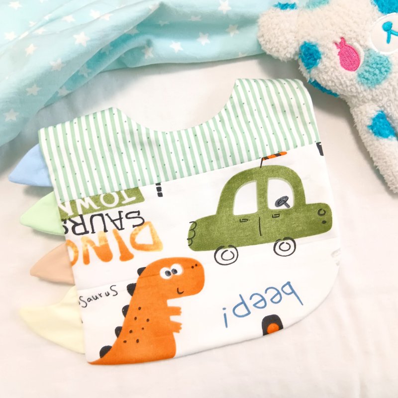 Dinosaur Town. Bib with dorsal fin and tail shape without hemming (name can be embroidered) - Bibs - Cotton & Hemp Green