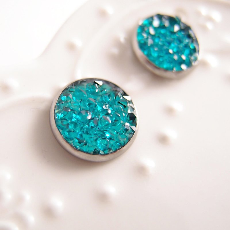 Blue crystal clusters [Cr0191-B]-ear clip earrings needle stainless steel needle - Earrings & Clip-ons - Other Metals Blue