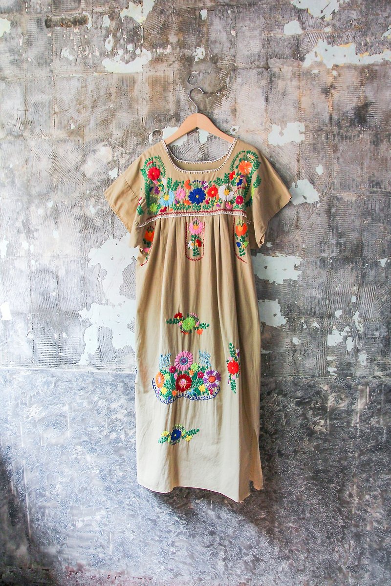袅袅 department store-Vintage exquisite flowers and hand-embroidered khaki mexican dress retro - ชุดเดรส - ผ้าฝ้าย/ผ้าลินิน 