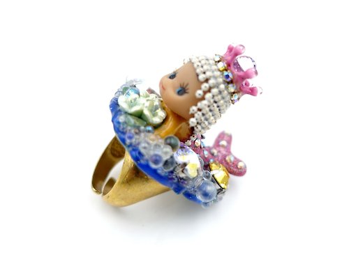 TIMBEE LO shop 粉紅色美人魚 小嬰兒娃娃綴施華洛水晶寶石黃銅戒指 全手工可訂製