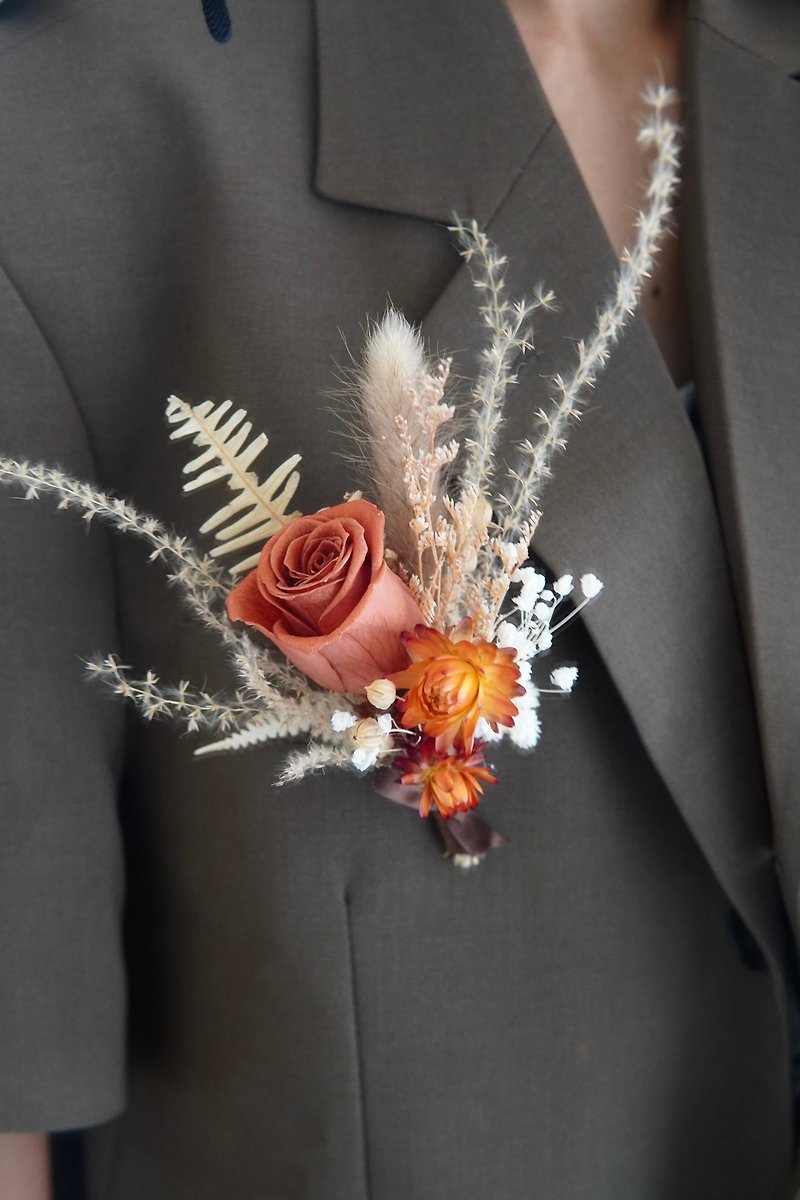 groom corsage - ช่อดอกไม้แห้ง - พืช/ดอกไม้ สีนำ้ตาล