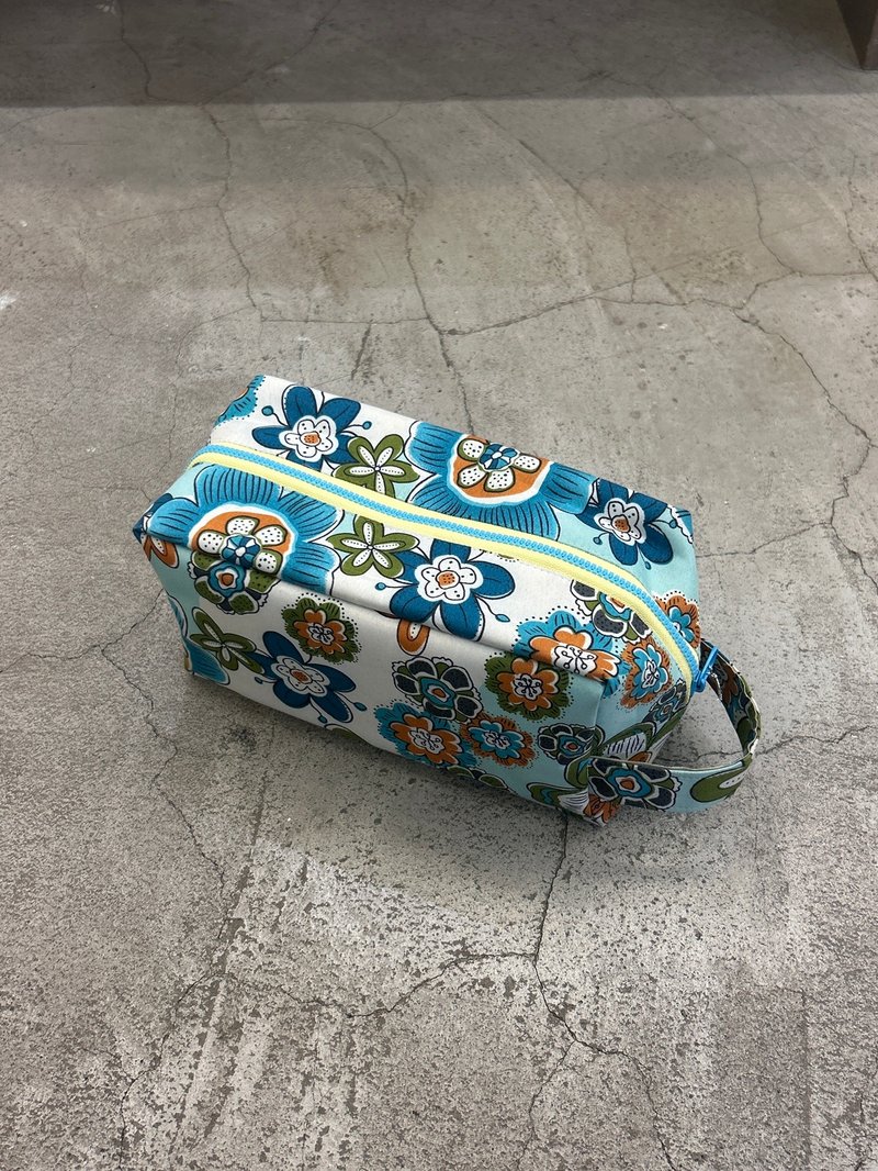 防水化妝包-大 萬用/外出/環保 台灣手工包袋 (日本防水布料) - 化妝包/收納袋 - 防水材質 
