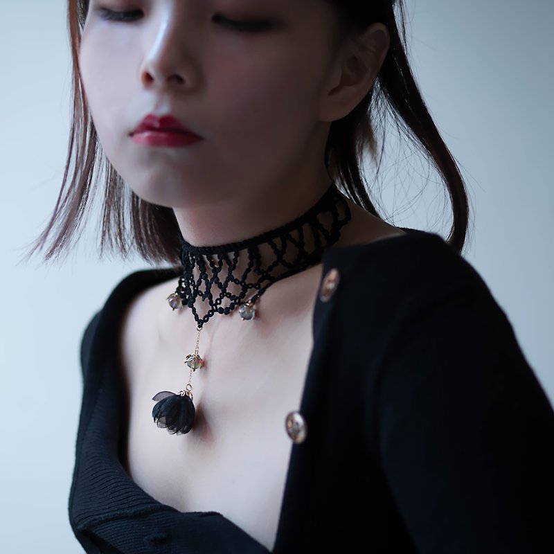│ Valerie │ - Chokers - Other Materials Black