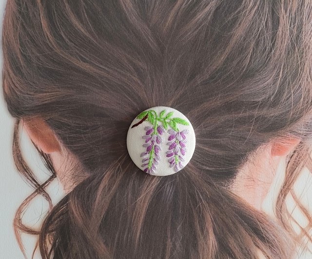 紫の藤の花刺繍ブローチor刺繍ヘアゴム - ショップ かなちゃん手