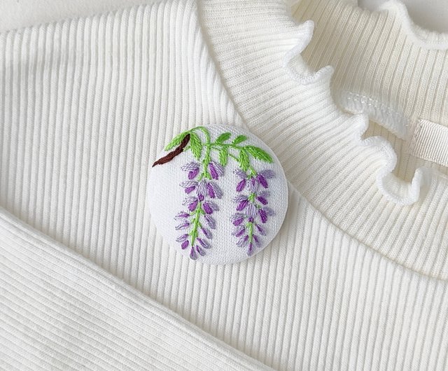 【専用】ハンドメイド　刺繍ブローチ　ヘアゴム ハンドメイド刺繍ブローチ・ヘアゴム☆ミモザ - メルカリ