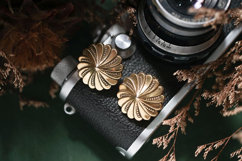 [Please inquire during reservation] Accessocraft NYC gold clip earrings vintage - ต่างหู - โลหะ สีทอง