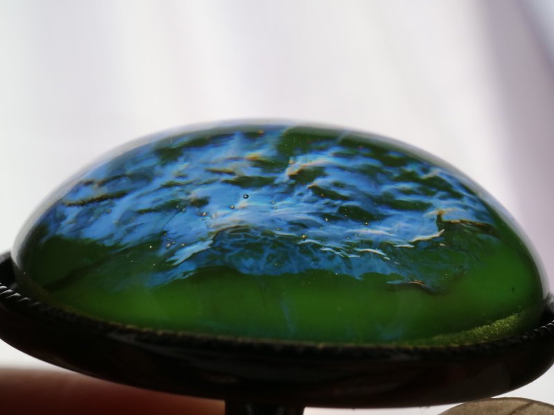 ドラゴンズブレスのカフリンクス グリーン　カフスボタン チェコガラス 緑 ウルトラマリンブルー 18*13mm 13*18mm 18x13mm 13x18mm - カフス - ガラス グリーン