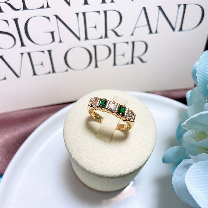 [Western Antique Jewelry] 12.5 Royal Curved Diamond Green and White Elegant Stone and Rhinestone Inlaid Ring - แหวนทั่วไป - เครื่องประดับ สีเขียว