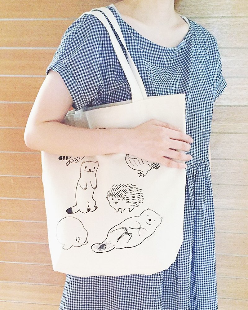 Animal full tote bag - กระเป๋าถือ - ผ้าฝ้าย/ผ้าลินิน ขาว