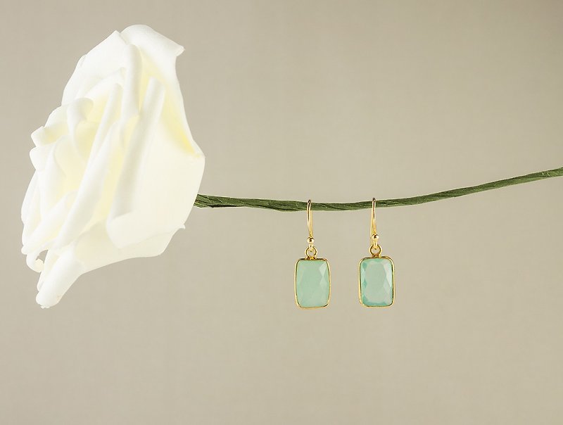 Edith & Jaz • Mint Color Little Rectangle Chalcedony Silver Earrings - ต่างหู - เครื่องเพชรพลอย สีเขียว
