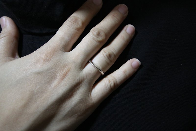 幼身波浪戒指 - 戒指 - 純銀 銀色