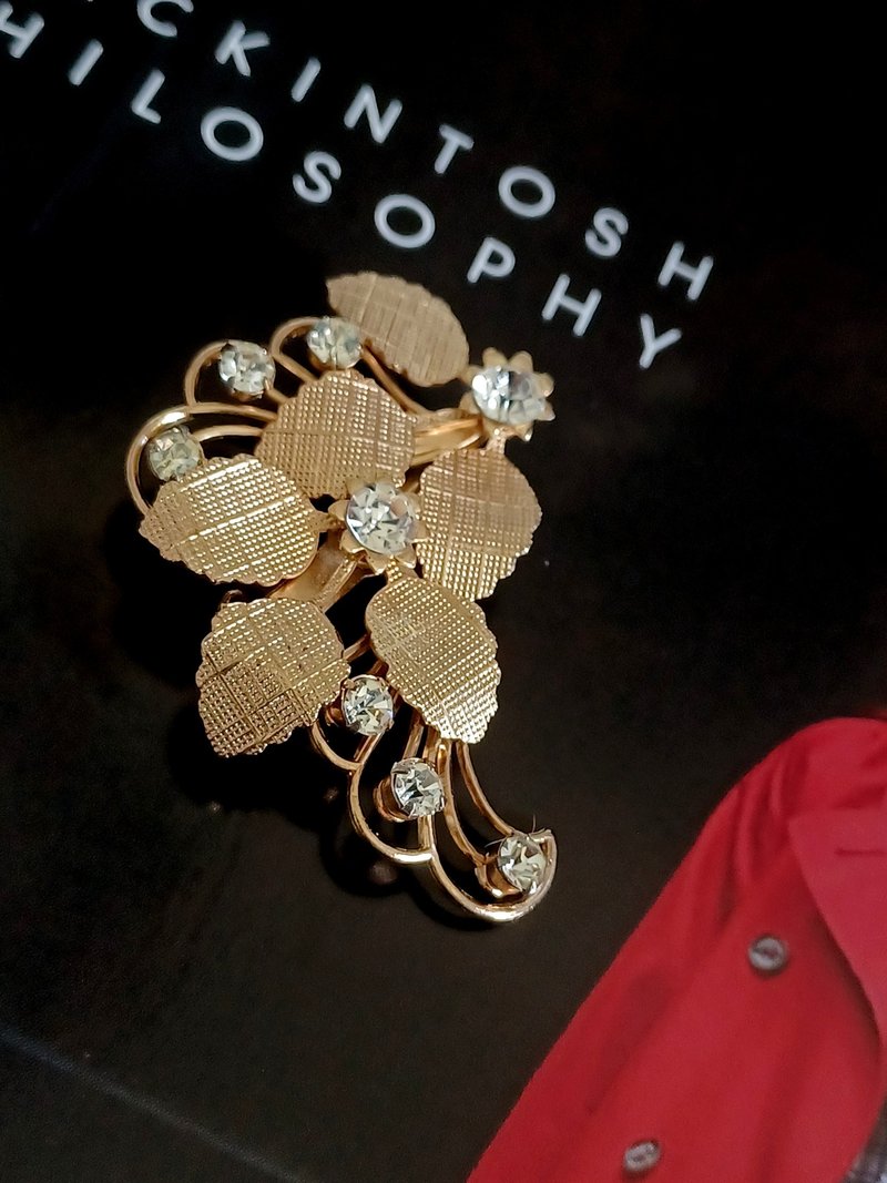 vintage jewelry  Sarah Coventry 立體格紋萊茵花卉 別針 胸針 - 胸針 - 其他金屬 