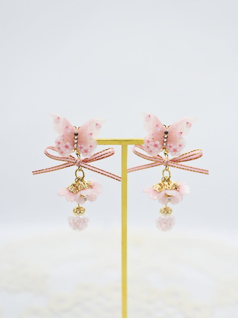 Mountain Sakura Blossoming Butterfly Crystal Ball Earrings - Earrings & Clip-ons - Other Materials Pink