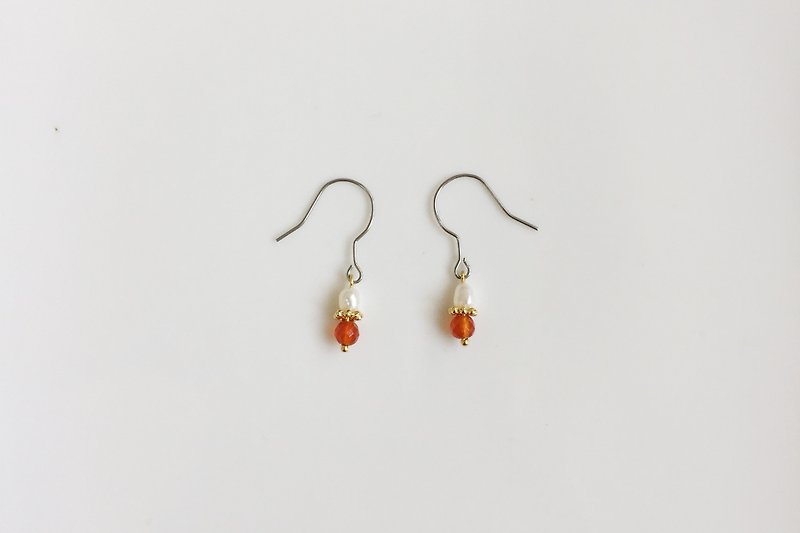 迷愛系列 臉紅紅 珍珠瑪瑙耳環 - 耳環/耳夾 - 其他金屬 紅色