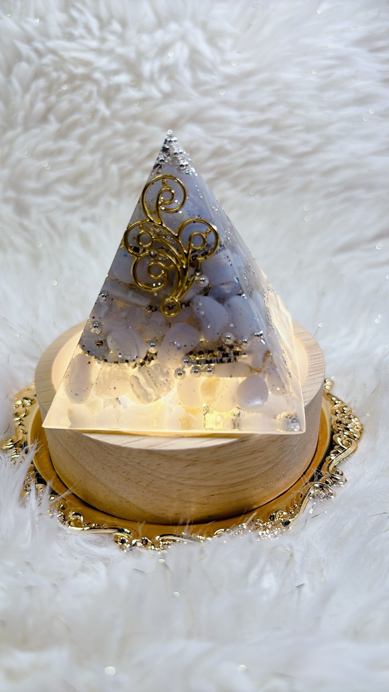 Blue Pattern Meditation-Blue Pattern Agate Energy Pyramid - ของวางตกแต่ง - คริสตัล สีน้ำเงิน