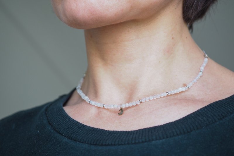 Moonstone choker, 925 Silver pendant, Cancer gem,Taurus stone, mother day gift - 項鍊 - 寶石 白色