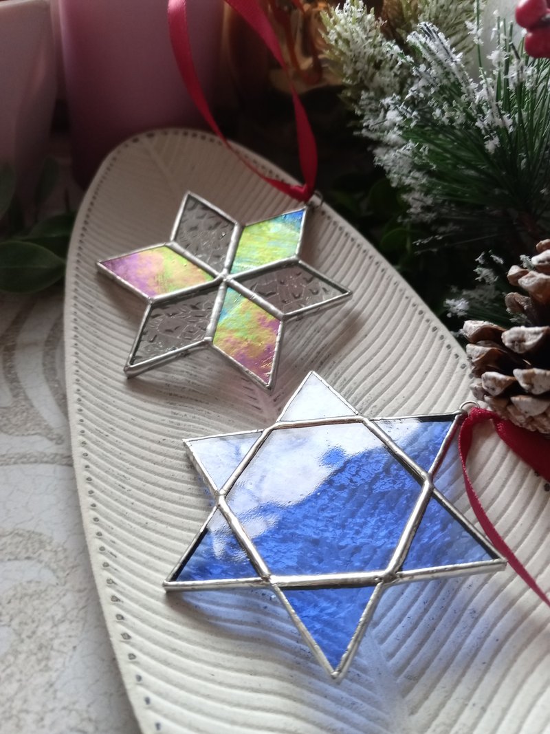 Set of 2 snowflake suncatchers merkaba christmas ornaments, simple stained glass - อื่นๆ - แก้ว หลากหลายสี