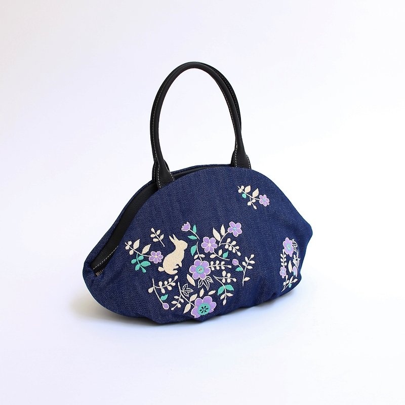 Usagi Garden Embroidery · Almond Bag - กระเป๋าถือ - ผ้าฝ้าย/ผ้าลินิน สีน้ำเงิน