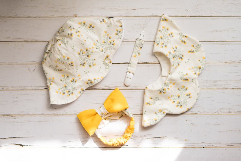 Summer Chamomile Moon Gift Box Set - Baby Gift Sets - Cotton & Hemp Yellow