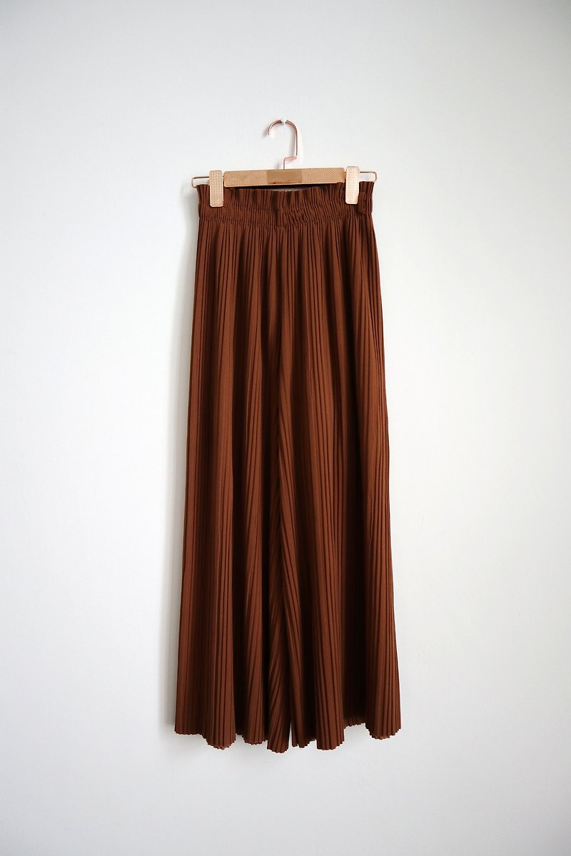 Pumpkin Vintage. Old wrinkled casual trousers - Women's Pants - Other Materials Brown