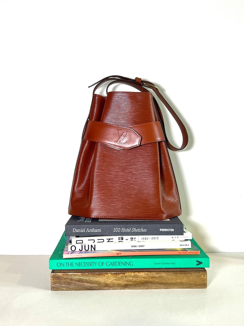 LV brown water corrugated epi leather bucket bag side shoulder crossbody handbag sunrise second-hand vintage - กระเป๋าแมสเซนเจอร์ - หนังแท้ สีนำ้ตาล