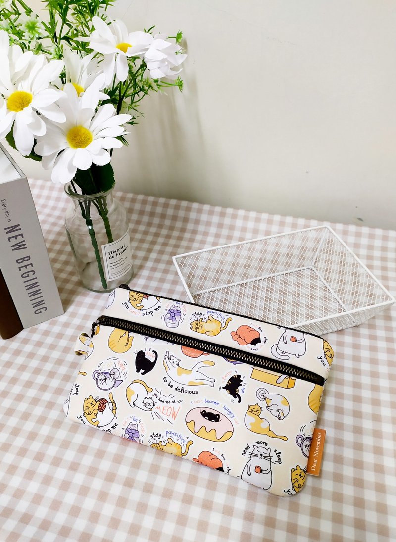 Pick up series coin purse/universal bag/zipper storage bag/cat daily style - กระเป๋าสตางค์ - ผ้าฝ้าย/ผ้าลินิน ขาว