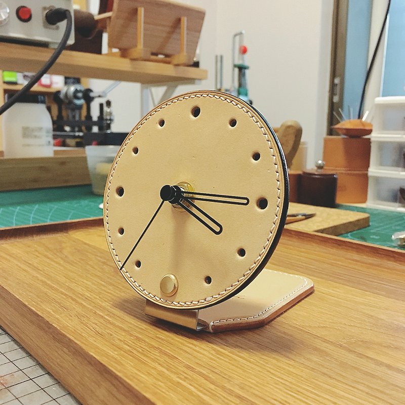 Desktop clock mute movement tanned leather hand-sewn - นาฬิกา - หนังแท้ หลากหลายสี