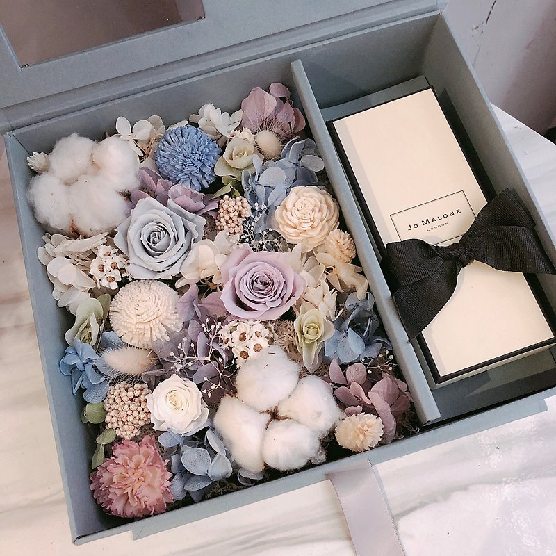 Everlasting Gift Box (Blue) - ตกแต่งต้นไม้ - พืช/ดอกไม้ 