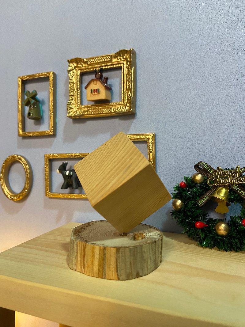 Three-dimensional square cone | yellow cypress ornaments