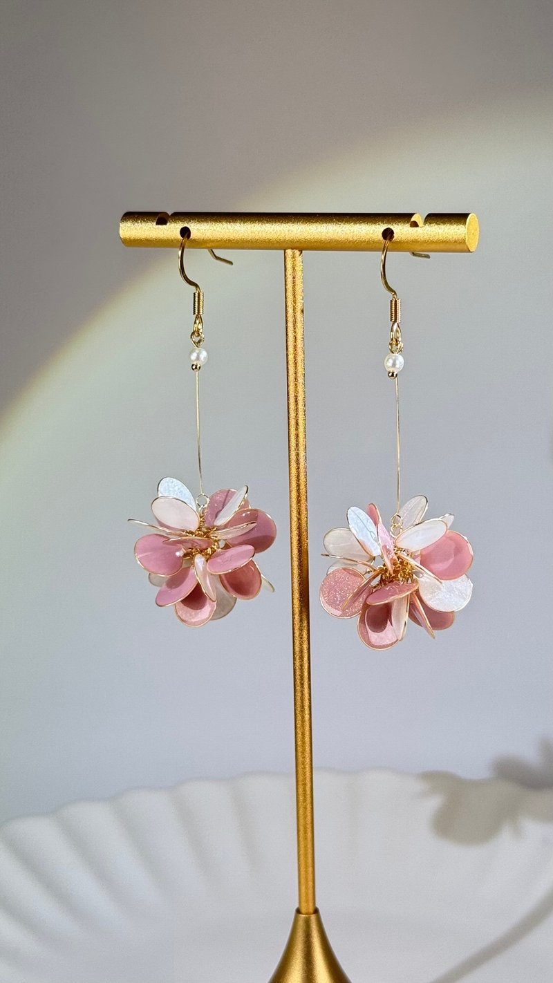 #007 作品7號 圓圓圈圈-珍珠白與玫瑰粉手工飾品【cindyandtong】 - 耳環/耳夾/耳骨夾 - 樹脂 粉紅色