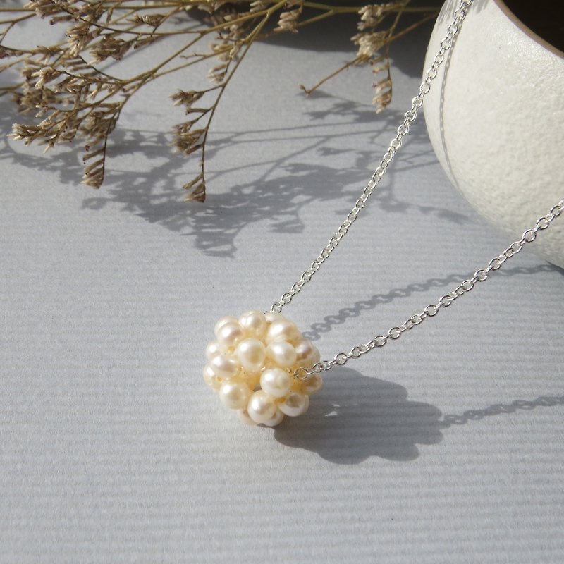 Small Fresh Series/ Pearl Ball Necklace/ 925 Silver - สร้อยคอ - เครื่องเพชรพลอย ขาว