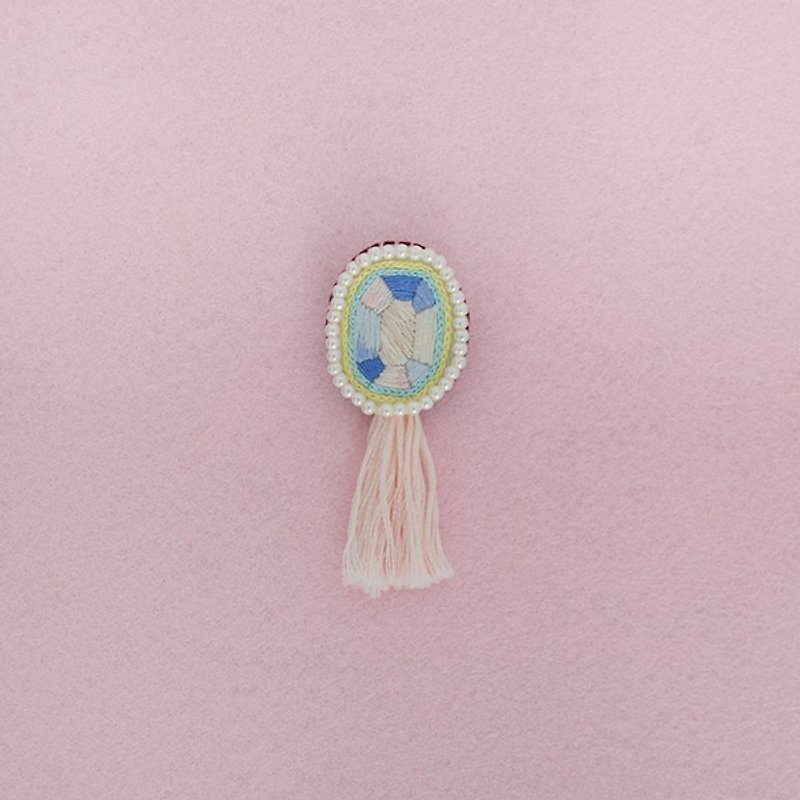 # Pearl Diamond - Limited hand-embroidered pin - เข็มกลัด - งานปัก 