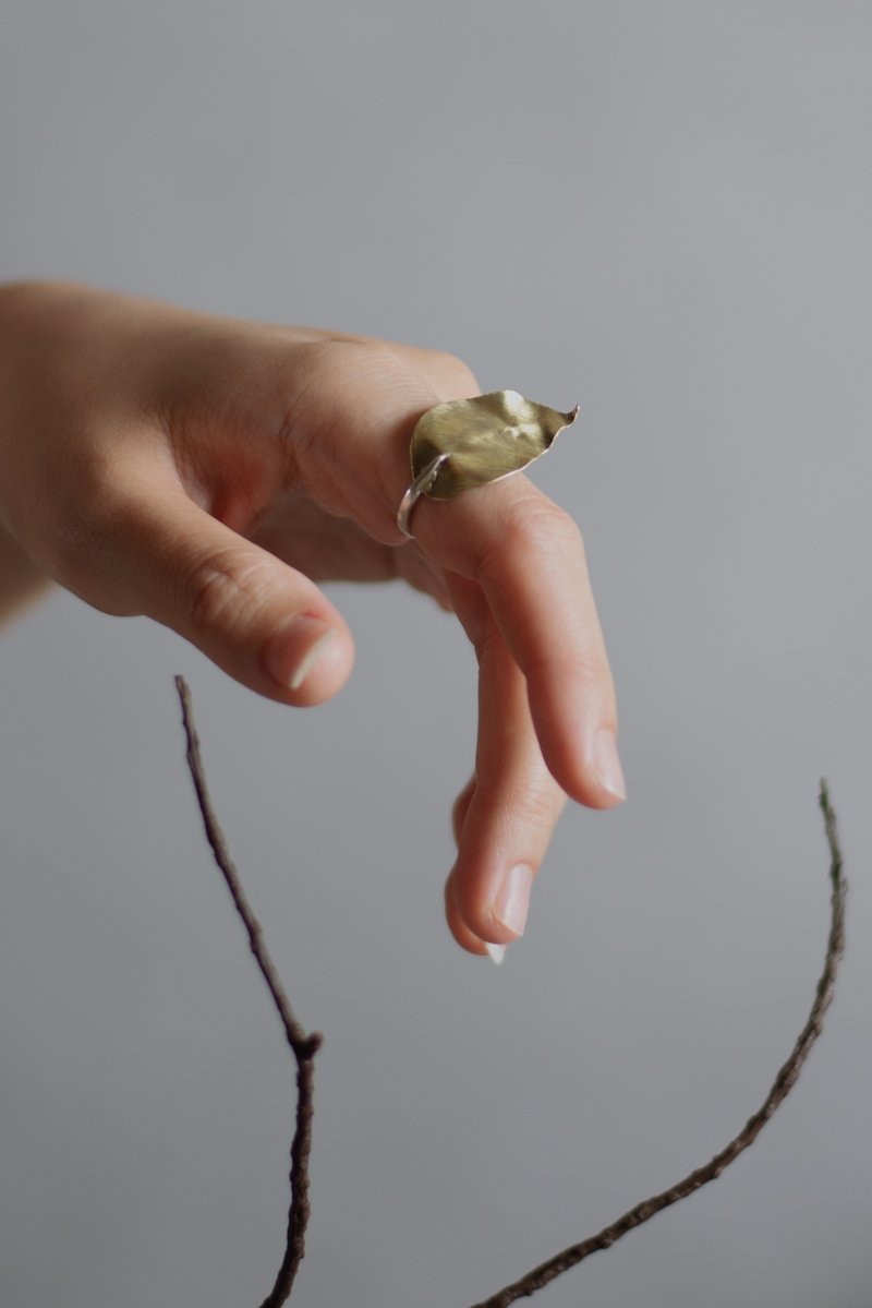 Leaf & Leaves | Gold leaf ring with gift box packaging - แหวนทั่วไป - เงินแท้ สีทอง