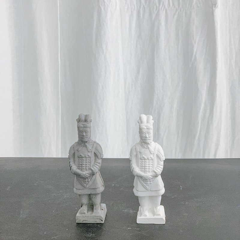 Terracotta Warriors Shaped Incense Stone/Paperweight/Gypsum Statue - ของวางตกแต่ง - วัสดุอื่นๆ 