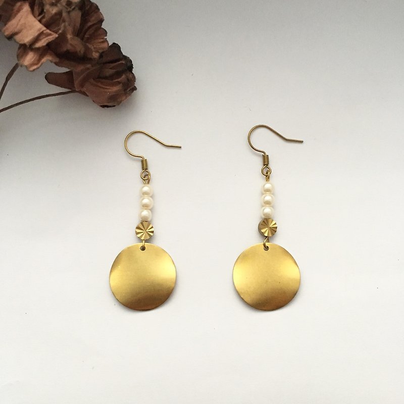 Girl wearing brass earrings with pearls - Earrings & Clip-ons - Copper & Brass Gold