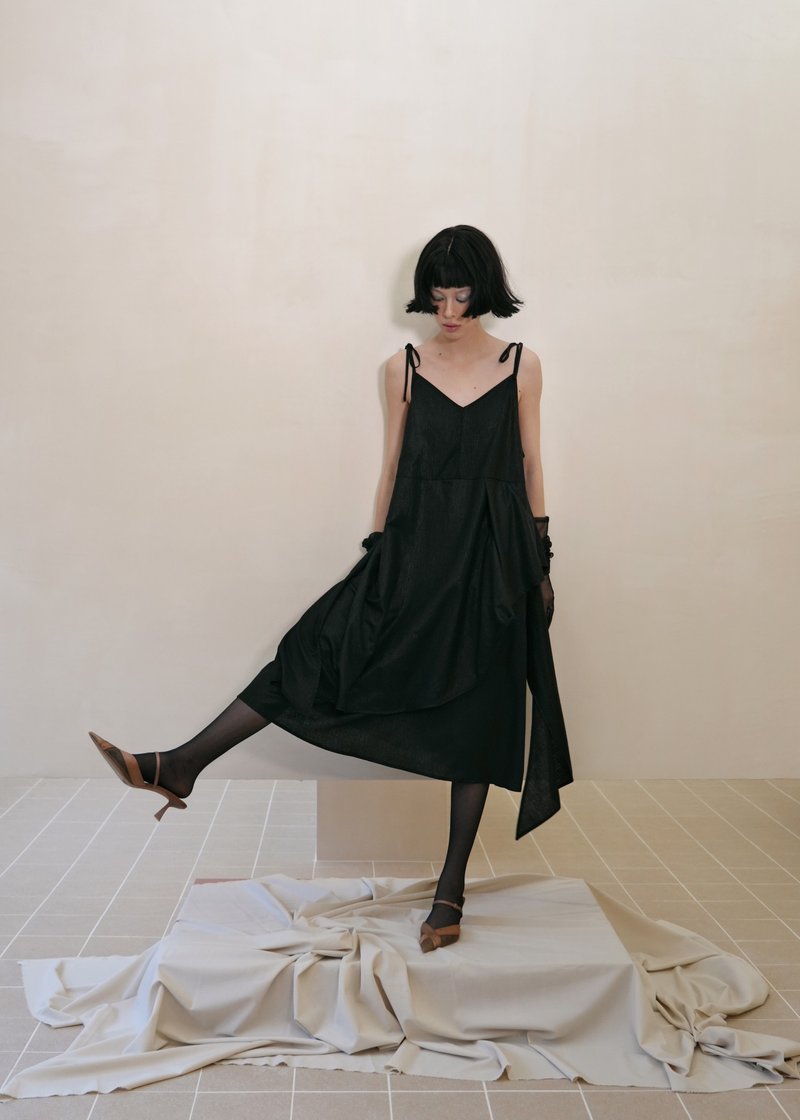 Spaghetti straps layered dress/black - ชุดเดรส - เส้นใยสังเคราะห์ สีดำ