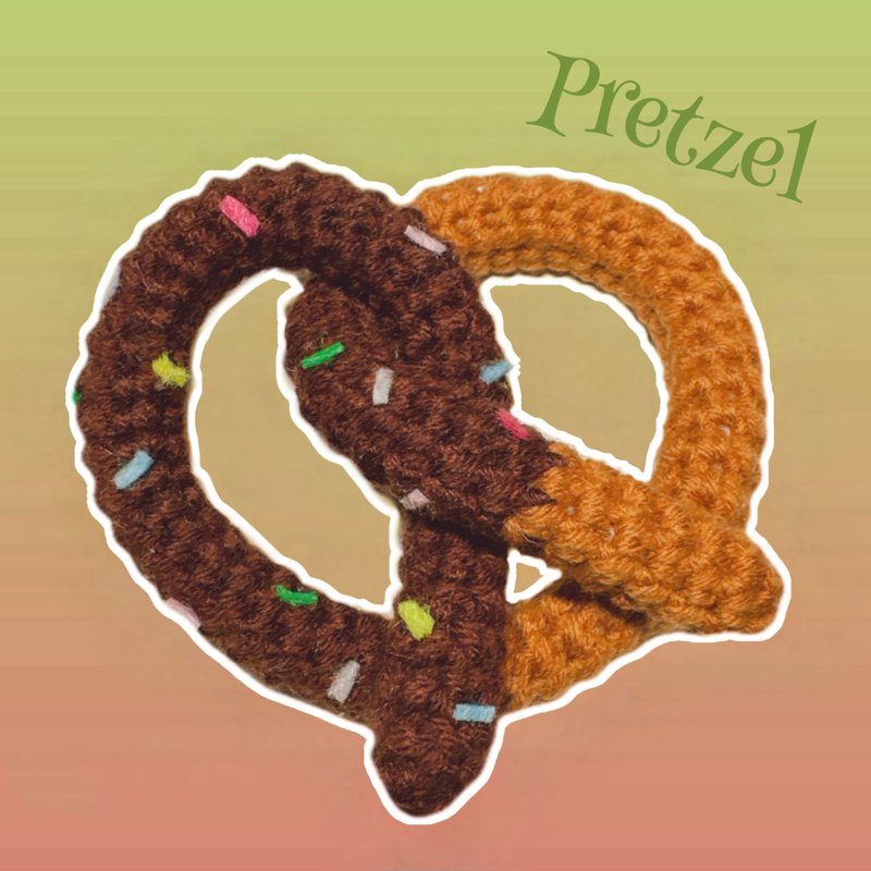 蝴蝶餅Pretzel Mood!  手工毛線編織蝴蝶餅吊飾胸針 - 吊飾/掛飾 - 其他人造纖維 咖啡色