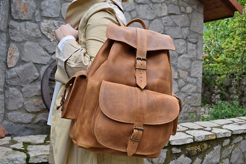 LeatherStrata Mens Leather Backpack, Extra Large College Backpack, Handmade Waxed Leather Bag